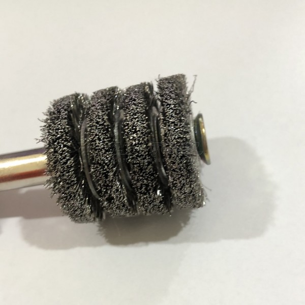  แปรงสแตนเลส แกน6mm. เหรียญ 25x25 mm.